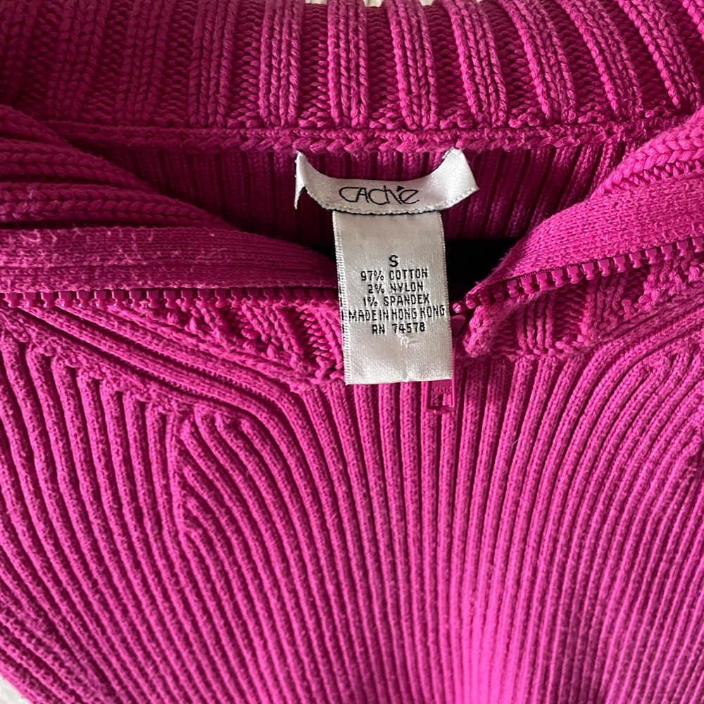 Cache Sweater - Picture 2 of 3